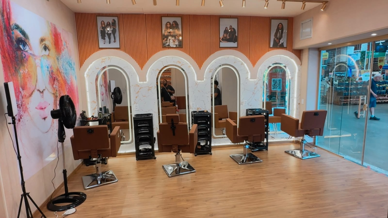 Interior da Scarlett Caroline Fast Hair — Itaú Power Shopping